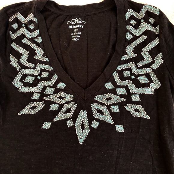 Old navy beaded tee shirt. - Picture 3 of 5